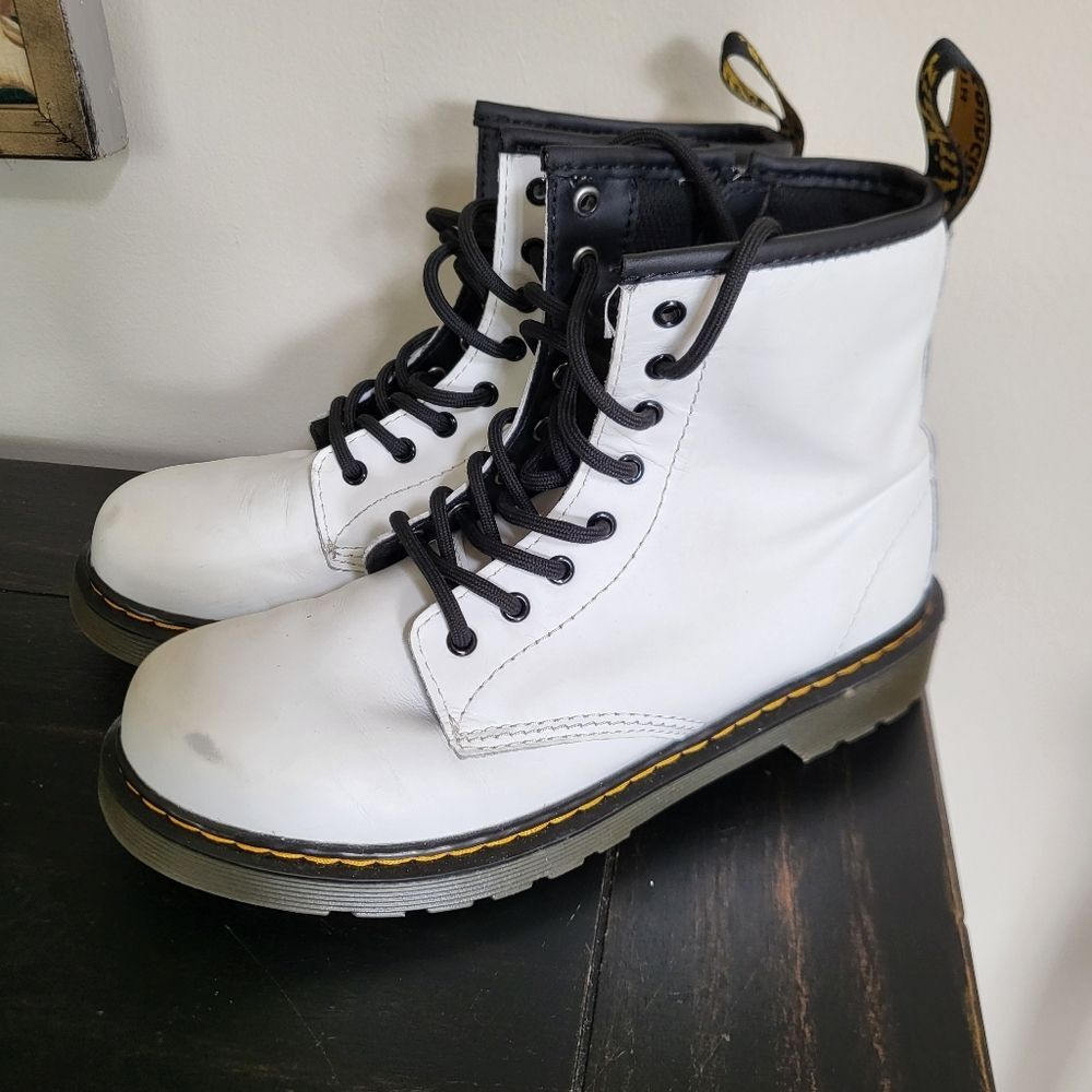 Dr. Martens White Delaney 1460J Size 5 L